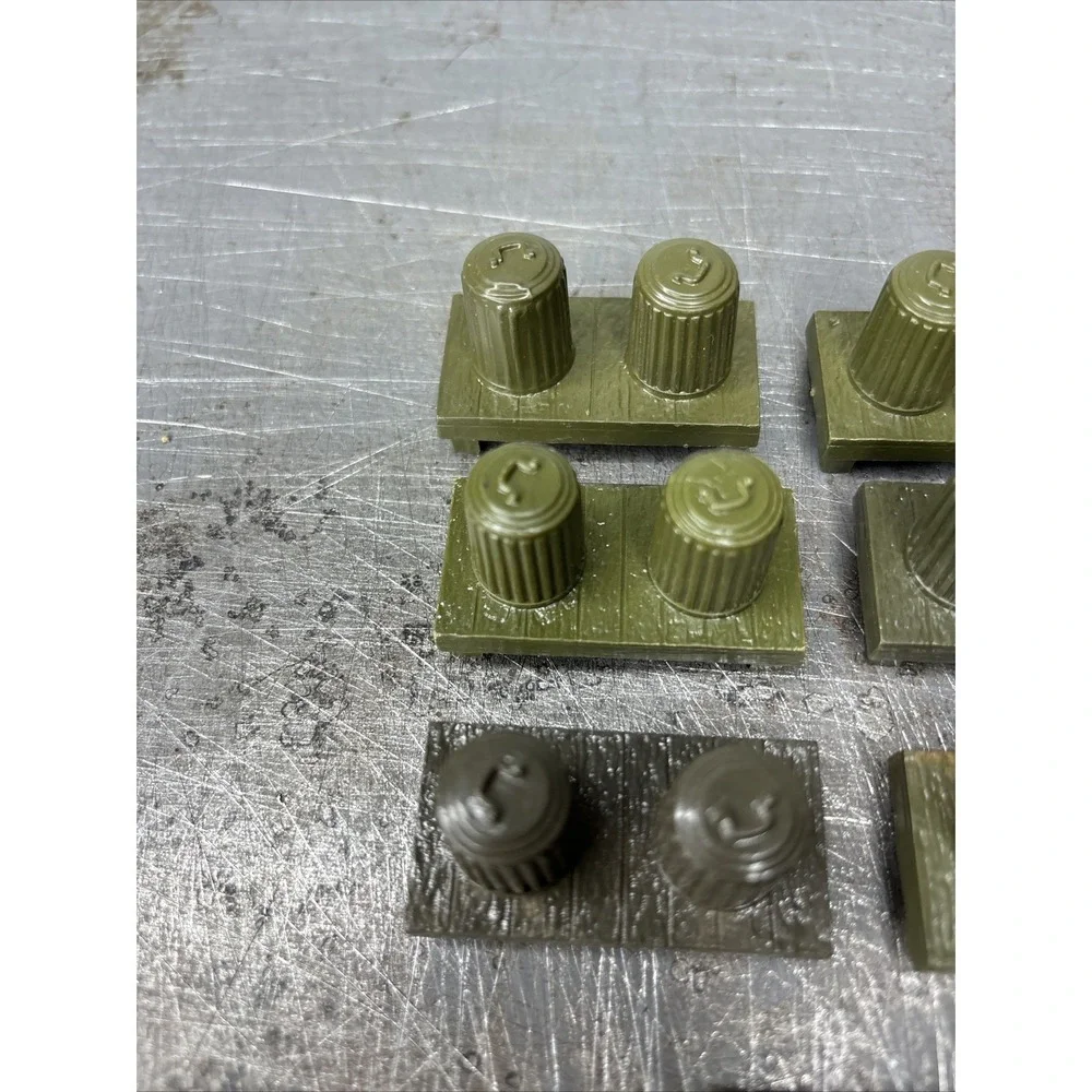 Lot Of 7‎ Vintage Marx 1960's Army Camp Garbage Cans on Stand in Green Plastic